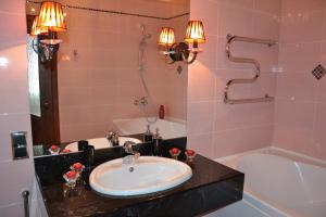Superior Apartment - Kazanskaya Naberezhnaya 5 room in Home Lux Apartments near Kremlin