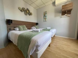 Hotels Hotel Le Rochegude : photos des chambres