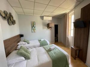 Hotels Hotel Le Rochegude : photos des chambres