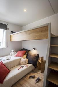 Campings Village Camping La Roseraie : photos des chambres