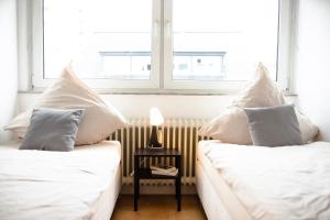 - NEU - Sweet Home, Parkplatz, Netflix
