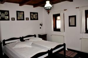 Zsuzsanna Paraszthaz