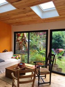 Chalets Chalet d'une chambre avec jardin clos et wifi a Lamastre : photos des chambres