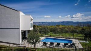 Luxury Villa Ante with pool 