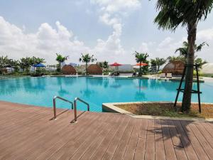MUJI STYLE STUDIO Almas 100mbps Pool View Netflix By STAY