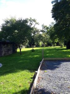 Chalets Chalet chaleureux avec parking garage motos, velos : photos des chambres