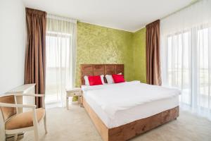 MIRA RESIDENCE Apart & Penthouse