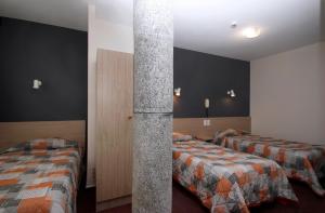 Hotels Hotel Montfort : photos des chambres