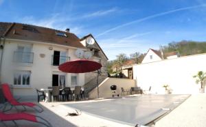 Maisons de vacances Gite Leomie - Maison en pierre au pied des vignes - Monthurel : photos des chambres