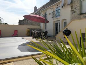 Maisons de vacances Gite Leomie - Maison en pierre au pied des vignes - Monthurel : photos des chambres