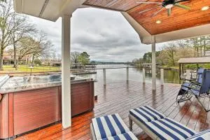 Boat Dock and Kayaks Waterfront Hot Springs Home! - Pettyview