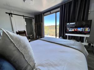 The Point of View Cabin