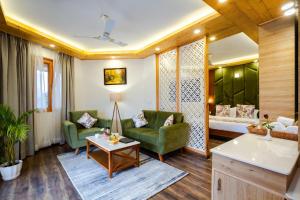 Anand Vardhan Resorts - A Spiritual & Wellness Retreat, Manali