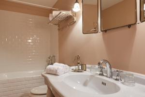 Hotels Hotel De L'Atelier : photos des chambres