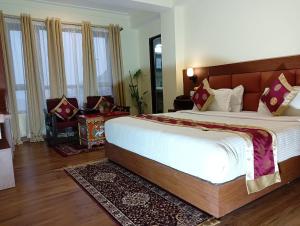 Hotel Zingkham Residency