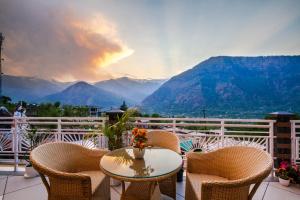 Anand Vardhan Resorts - A Spiritual & Wellness Retreat, Manali