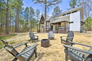 Private Hot Tub, Outdoor Fireplace Broken Bow Gem - 3hvězdičkové hotely ve městě Broken Bow