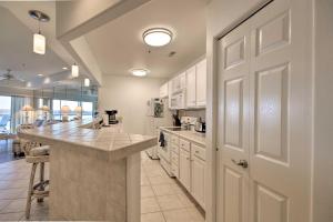 Balcony with Water Views Lake Ozark Retreat!