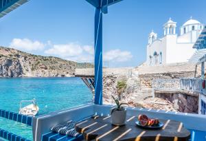 Aquanis Anchored, sea front house, Firopotamos