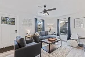 SUPERB 3 Bedroom Home with Game Room!!! Close to Downtown - Sleeps 6 - Bannister