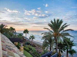 Beachfront penthouse Marbella, Rio Real Playa