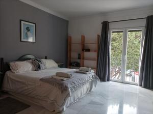 Large 2 bed Apt Puerto Banus Marina Private Parking