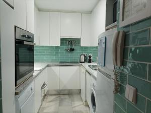 Large 2 bed Apt Puerto Banus Marina Private Parking