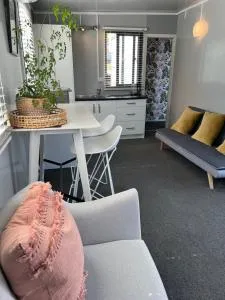 Nana Glads of Russell - Rawhiti