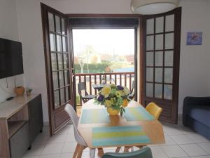 Appartements Nice duplex apartment, 400 m from the beach : photos des chambres