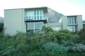 253a, Tenth street, Hermanus 7200, South Africa.