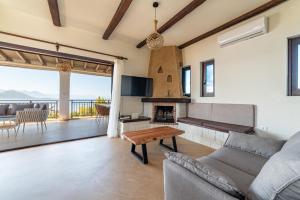 Alkis House by AegianKazarte