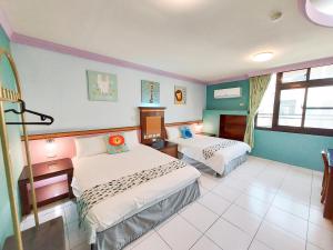 Phòng Hạng Tiết kiệm Cho 4 Người (Economy Quadruple Room)