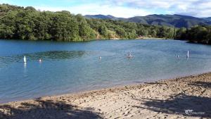 Maisons de vacances Entre Mer et Montagne Maison de village AVEC VUE SUR LE CANIGOU a 5 minutes a pied du Lac, situee dans le joli village de Vinca, Village aux 3 lacs, SOLEIL et Campagne : photos des chambres