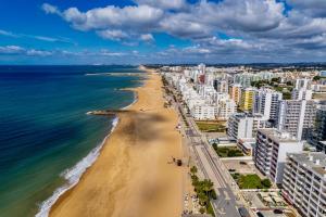 Stylish Algarve Apartment with Spacious Terrace & Sea Views