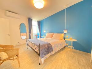 Penthouse "Maltese scent"