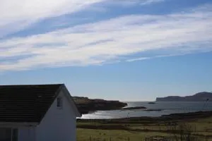 The Loft at Strathardle - Lochside Apartment, Isle of Skye - Ose