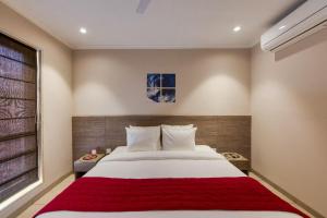 ROSASTAYS Gurugram Golf Course