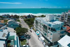 Apartamento 02 dormitórios · Perto da Praia