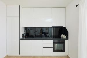Iris Sea View Apartment - free beach parking
