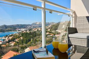 Iris Sea View Apartment - free beach parking