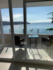 Departamento Vista al Mar, primera línea