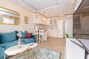 Three Musketeers Apartments