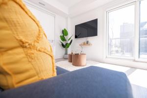 Luxury & Comfy Apartment, Mins Drive ToNiagara Falls Attraction
