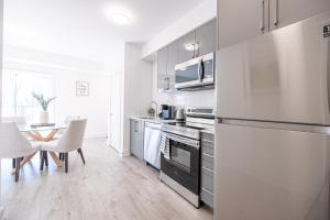 Luxury & Comfy Apartment, Mins Drive ToNiagara Falls Attraction