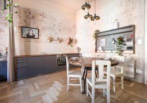 BudapeStayz - Erkel Studios