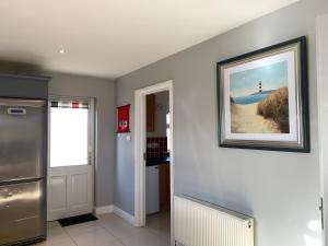 Seascape on the edge of town: 4 bedsensuite.