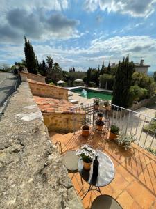 B&B / Chambres d'hotes La Maison de Platane B&B : Chambre Double - Vue sur Piscine