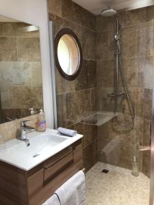 B&B / Chambres d'hotes Chambres d'Hotes L'Ostal de Pombonne : photos des chambres