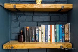 Quirky Newly Renovated Central Apartment with Parking - Cobalt Levels