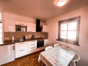 Mad House Apartment 1, Terme Čatež